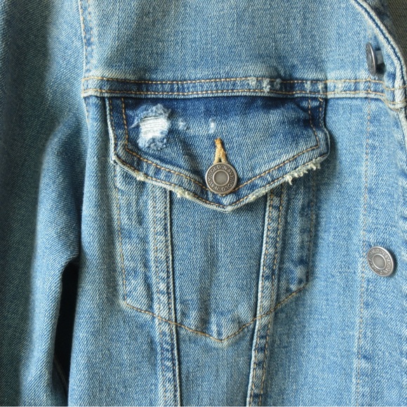 old navy distressed blue denim jacket🌟 - Picture 5 of 9